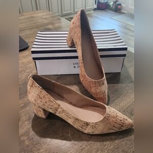 Crown & Ivy Textured Cork Tan Heels Pumps Sz 7